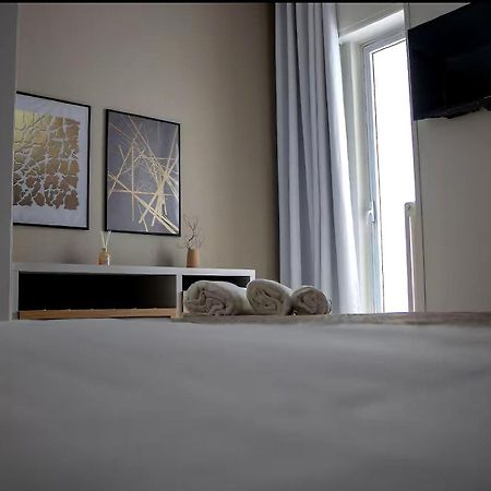 Fd Apartments - Zoe Prestigioso Appartamento Vicino Alla Stazione E Al Centro Monopoli Eksteriør bilde